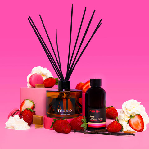 Reed Diffuser Set with 1x Refill, 1x glass bottle & 1x bundle of wood type reed sticks